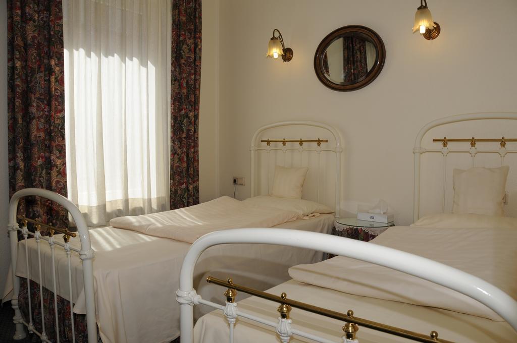 Hotel Admiral Wiesbaden Room photo